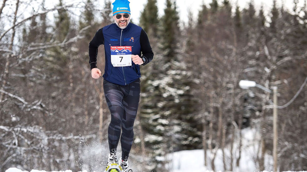 Thomas Føre løper året rundt, og her er han med på trugeløp. (Foto: Zoltan Tot)