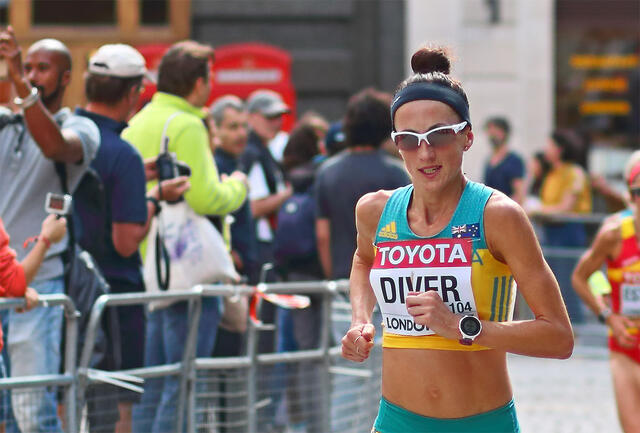 Sinead Diver satte maratonpersen sin på 2.21.34 i fjor. Da var hun 45 år gammel. Her ser vi henne under maratonløpet i VM i London i 2017. (Foto: Wikipedia)