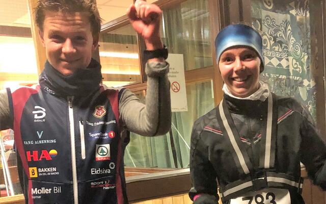 Alltid moro å vinne, og Marcus Danielsen og Heidi Syversen kunne juble for seier igjen. (Foto fra Hamarkarusellens facebookside)