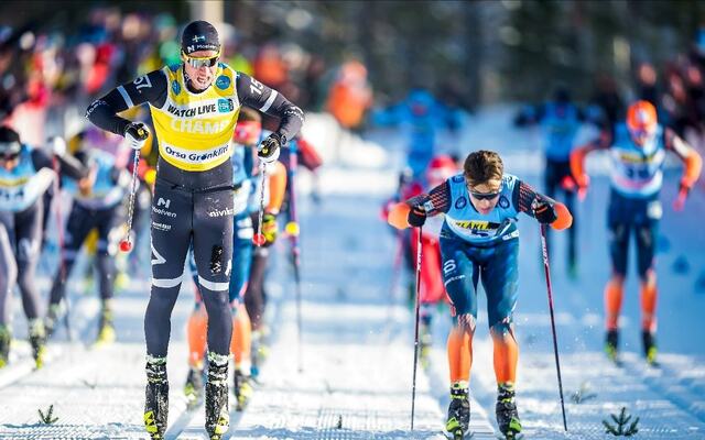 Emil Persson (til venstre) avgjorde lørdagens 50 km med en 300 meter spurt foran Max Novak. (Foto: Thibaut/Nordic Focus)