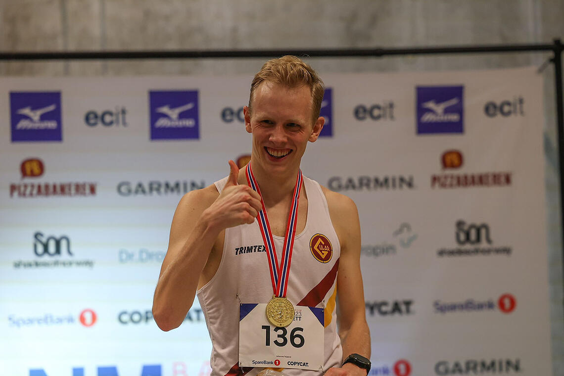 Johannes Teigland overrasket både seg selv og alle andre med å bli norgesmester på 1500 meter innendørs. (Alle foto: Samuel Hafsahl)