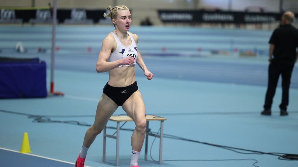Malin Ingeborg Nyfors da hun vant 800 m under NM innendørs i Bærum i 2023. (Foto: Samuel Hafsahl)