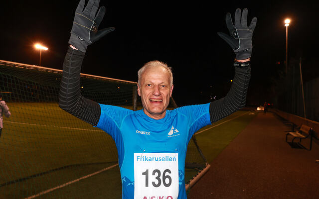 Ivar Andreas Sandø kan juble for en god start av sin første sesong i klasse M70-74: han har nå klasserekorden på 5 km. (Alle foto: Arne Dag Myking)