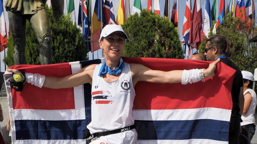 Line Caliskaner er nå den tredje beste norske kvinne gjennom tider. Her fra Spartathlon 2022. (Foto: privat)