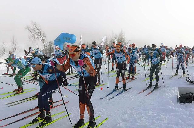 Deltakerne i Birkebeinerrennet må vente et døgn før de slipper av gårde over fjellet. Her fra starten i eliteklassen for menn i fjor. (Foto: Rolf Bakken) Deltakerne i Birkebeinerrennet må vente et døgn før de slipper av gårde over fjellet. Her fra starten i eliteklassen for menn i fjor. (Foto: Rolf Bakken)