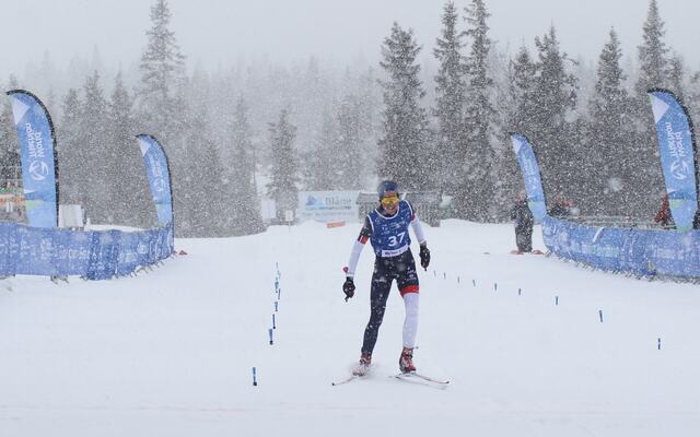 Ingrid Lorvik skøytet inn til sølv i heftig vintervær på Skeikampen lørdag formiddag. (Foto: Rolf Bakken)