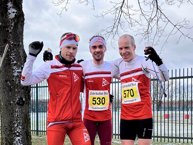 Sterk Bratsberg-trio i Fredrikstadløpet ( f.v.): Henning Offigstad (1. plass), Alexander Mauro (2. plass) og Knut Ødegaard (6. plass). (Foto: Privat)