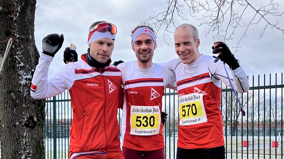 Sterk Bratsberg-trio i Fredrikstadløpet ( f.v.): Henning Offigstad (1. plass), Alexander Mauro (2. plass) og Knut Ødegaard (6. plass). (Foto: Privat)