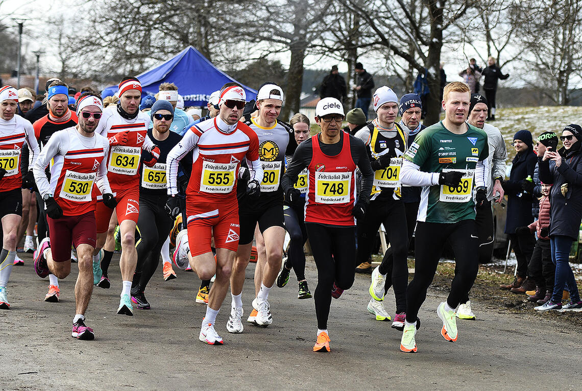 Det var 206 fullførende deltakere på halvmaraton i Fredrikstadløpet. I denne bildeserien kan du se (de fleste) av dem. (Alle foto: Bjørn Johannessen)