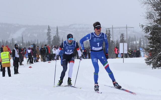 Casper Rønning tok et suverent NM-gull i lørdagens vintertriatlon på Heistadmoen utenfor Kongsberg. Her ligger han i ryggen til en italiensk deltaker under fjorårets VM på Skeikampen. (Foto: Arkivbilde, Rolf Bakken).