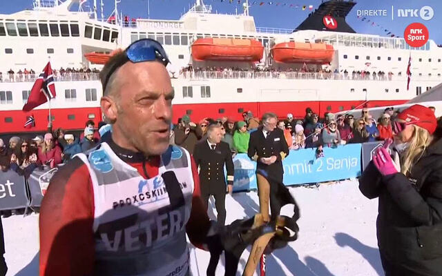 Med målgang på hurtigrutekaien i Finnsnes avsluttet Anders Aukland sin lange toppidrettskarriere. (Foto: skjermprint NRK)