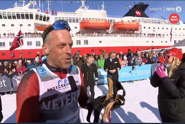 Anders Aukland foran Hurtigruten