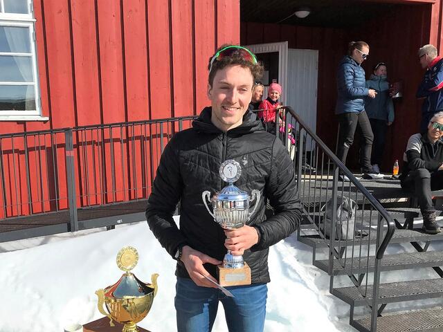 Håvard Kne Galåen festet grepet på sin andre vandrepokal i påskeskirennet i Femundsmarka. (Foto: Jan Erik Bakken)