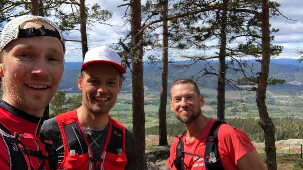 Ruta er komponert av Tobias Dahl Fenre, som trengte lekegrind etter at han gjenfant utholdenhetsmonsteret inni seg etter noen år med bare jobb og pølser. Grenlands samla ubebygde areal ble tidlig runda, og bossen var å kirsebærplukke de absolutt gøyeste stipartiene og koble dem sammen til én grandios signaturrunde - Skogvokterløypa.