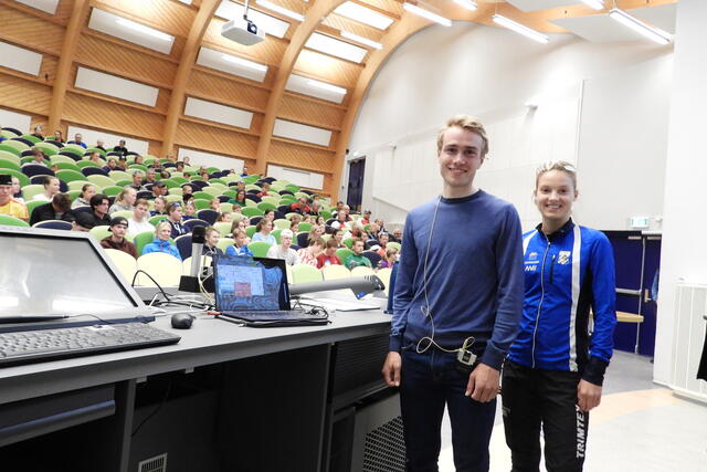 Kasper Fosser holdt foredag her sammen med Simona Aebersold. (Foto: Stein Arne Negård)