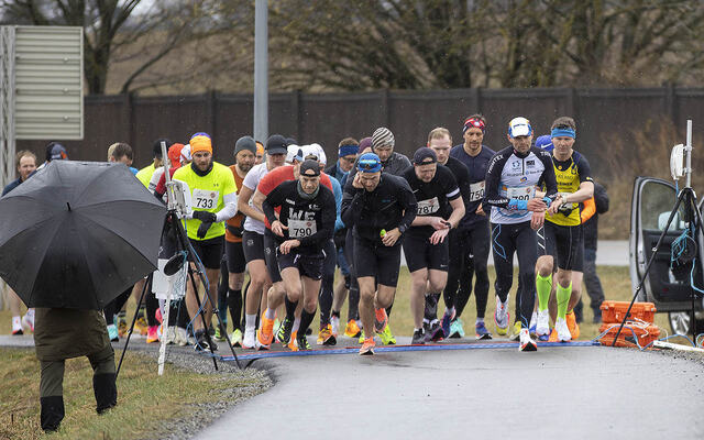 Starten har gått for halv- og helmaraton og 50 km. (Foto: Bjørn Hytjanstorp)