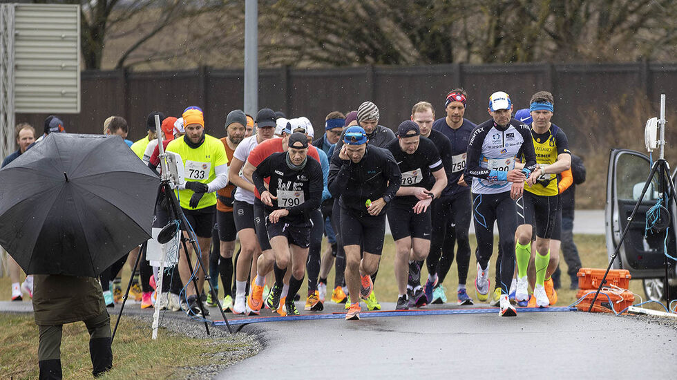 Starten har gått for halv- og helmaraton og 50 km. (Foto: Bjørn Hytjanstorp)