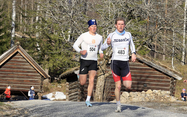 To av landets fremste juniorer i langrenn, Christoffer Rüger fra NTG Lillehammer (483) og Lars Heggen fra Harestua (504) kjempet side om side gjennom hele Maihaugløpet onsdag kveld. Rüger vant til slutt spurten med 0,5 sekund foran Heggen.