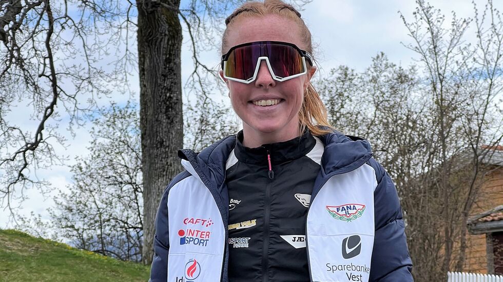 Eli Anne Dvergsdal etter løpet i Balestrand mandag. (Arrangørfoto)