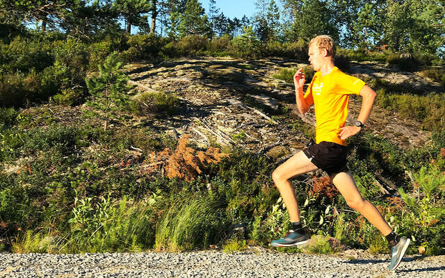 Om sommeren er det løping som gjelder for Haakon Kinneberg, enten det handler om trening eller konkurranse. (Foto: Per Ivar Jaksland)