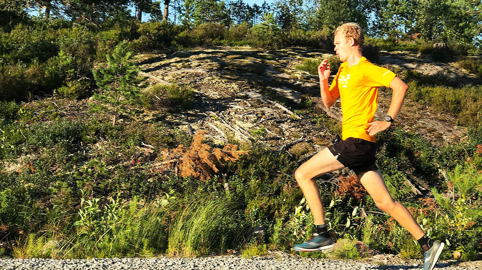 Om sommeren er det løping som gjelder for Haakon Kinneberg, enten det handler om trening eller konkurranse. (Foto: Per Ivar Jaksland)