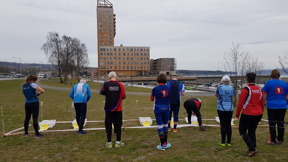 Klare til start mot Mjøstårnet. (Foto: Stein Arne Negård)