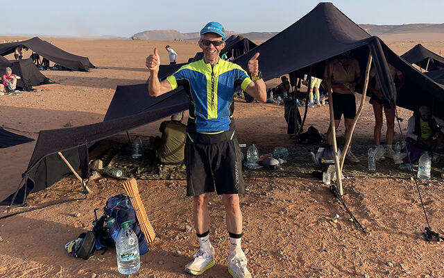 Odd Edøy i ørkenen under Marathon Des Sables.