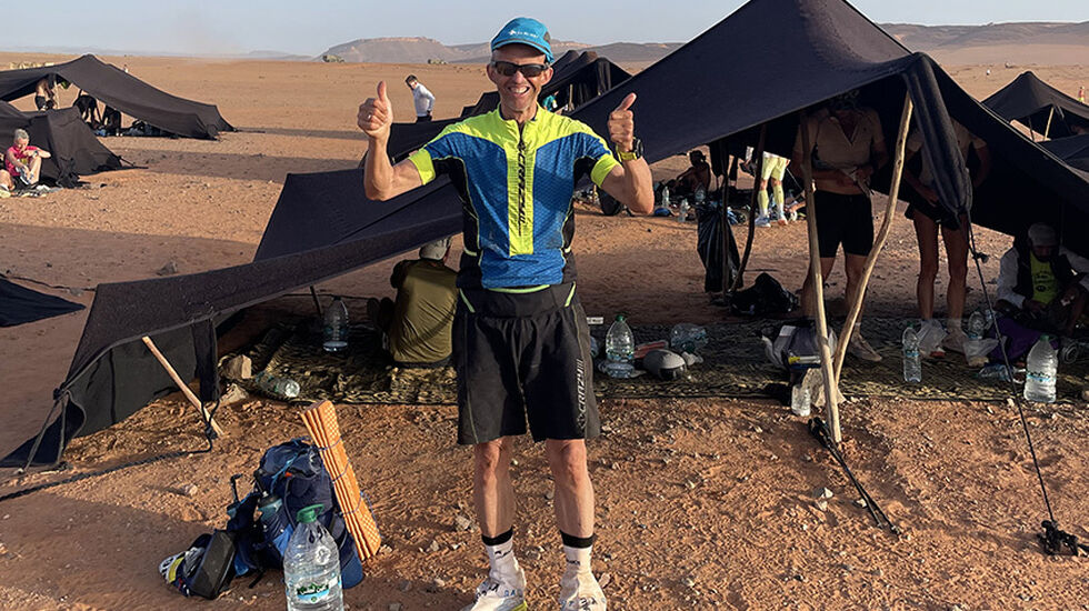 Odd Edøy i ørkenen under Marathon Des Sables.