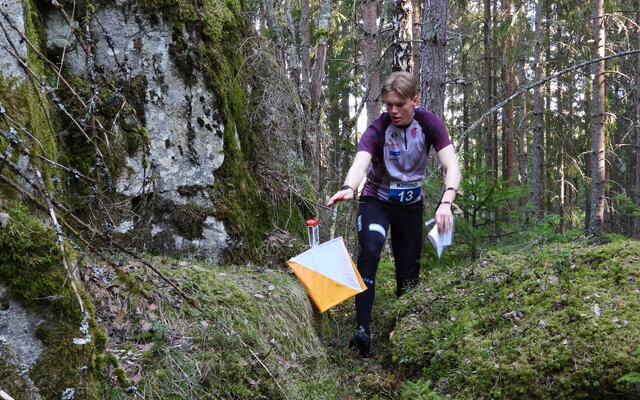 Even Lien på vei til seier i H17-20 i årets andre løp i Nammo-cupen i Stange. (Foto: Stein Arne Negård)