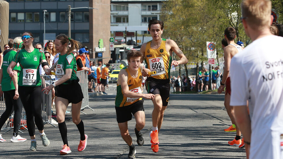 Ull-Kisa veksler som nummer 1. Nummer 1 var de også i mål og vant dermed herrenes eliteklasse i år. (Foto: Kjell Vigestad)