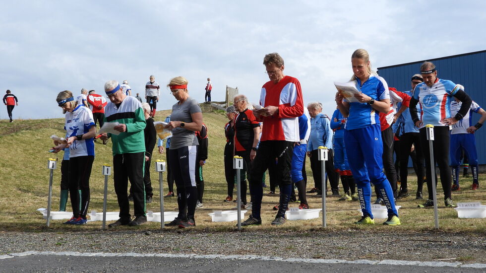 Konsentrerte løpere rett før start. (Foto: Stein Arne Negård)