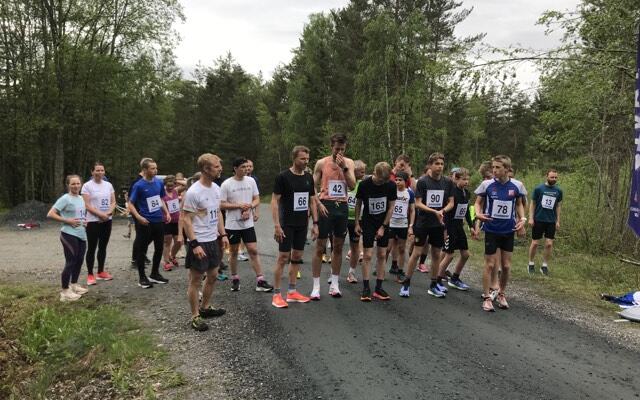 Et fint startfelt står klart for årets reale motbakkeløp i Gvarv. (Foto fra karusellens facebookside)
