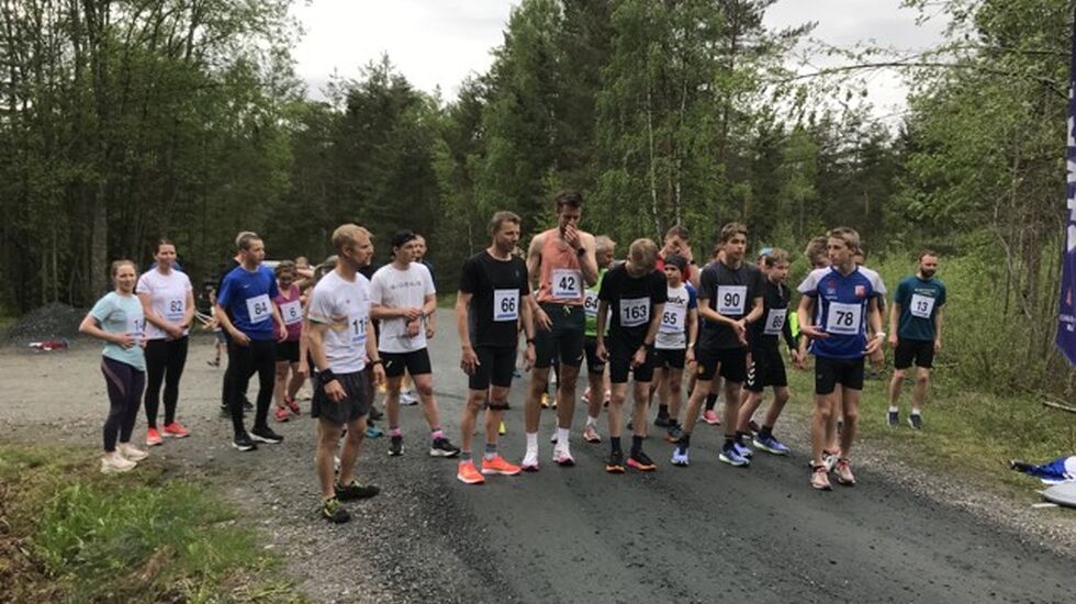 Et fint startfelt står klart for årets reale motbakkeløp i Gvarv. (Foto fra karusellens facebookside)