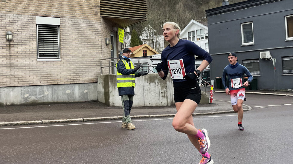 Astrid Brathaug Sørset tok en klar seier på 10 kilometeren i Holmestrand Maraton. (Foto: Jostein Olafsen Sørset)
