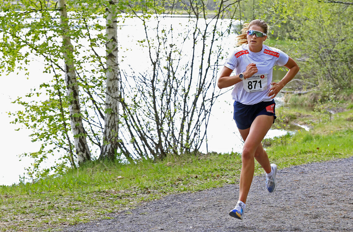 Oline Vestad fra Vågå IL, som er tatt ut på juniorlandslaget for kommende vinter, vant Hovemoenløpet og tok sin fjerde strake seier i Sørdalskarusellen 2023.