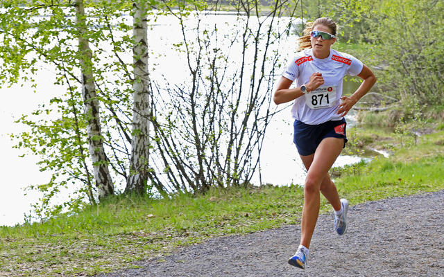 Oline Vestad fra Vågå IL, som er tatt ut på juniorlandslaget for kommende vinter, vant Hovemoenløpet og tok sin fjerde strake seier i Sørdalskarusellen 2023.