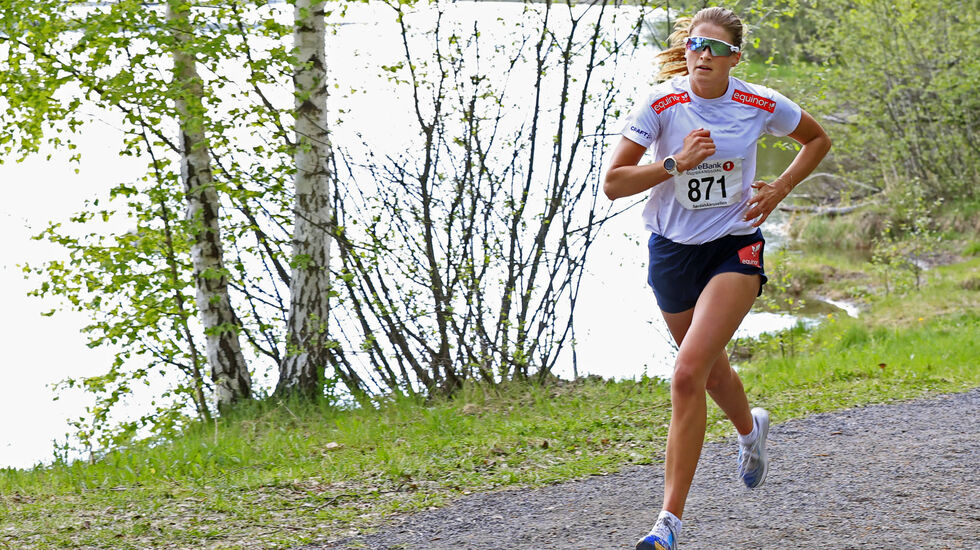 Oline Vestad fra Vågå IL, som er tatt ut på juniorlandslaget for kommende vinter, vant Hovemoenløpet og tok sin fjerde strake seier i Sørdalskarusellen 2023. 