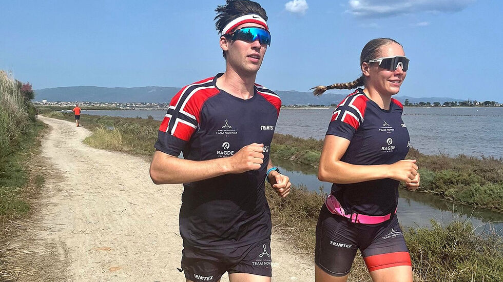Vetle Thorn og Solveig Løvseth ute på treningstur i Cagliari tidligere i dag. (Foto: Frode Jermstad/Norges Triatlonforbund.)