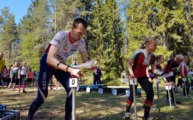 Herrevinner Magne Dæhli klar til start i Elgdilten. (Alle foto: Stein Arne Negård)