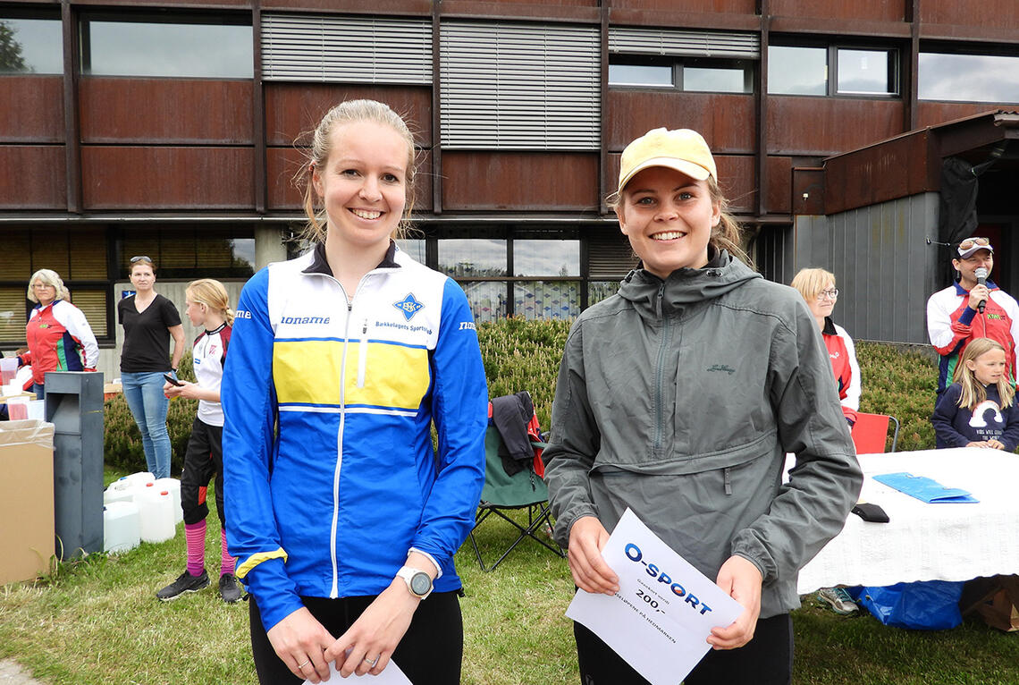 Marthe Gløersen, Bækkelagets SK vant D17 og Kaja Winsnes Nordhagen, Ås-NMBU Orientering ble nr. 3 D17. (Alle foto: Stein Arne Negård)