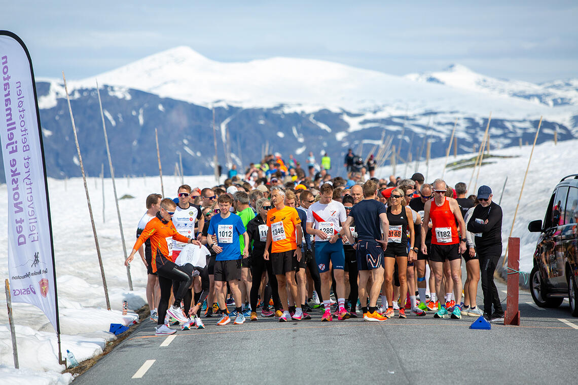 Klart for start på halvmaratondistansen under årets Fjellmaraton på Beitostølen. (Foto: Nicolay Flaaten)