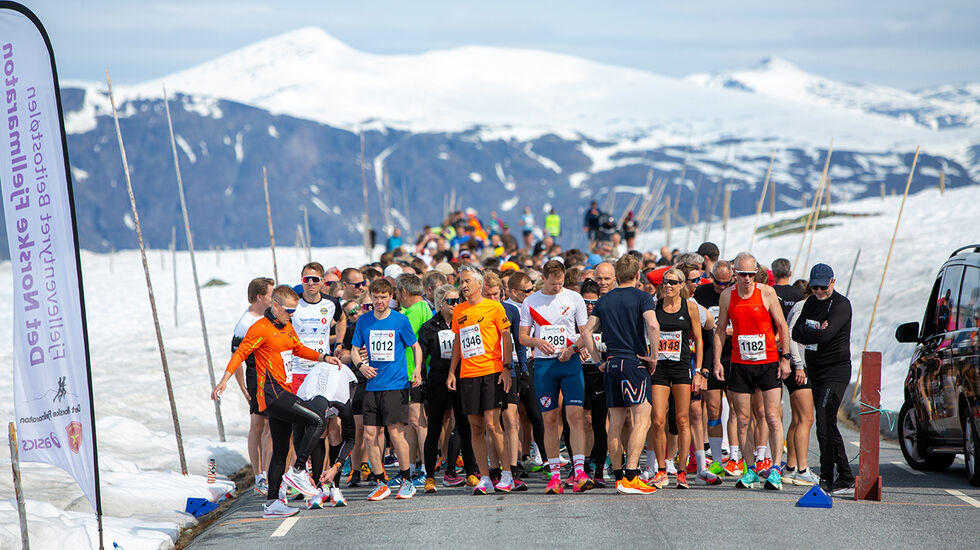 Klart for start på halvmaratondistansen under årets Fjellmaraton på Beitostølen. (Foto: Nicolay Flaaten)