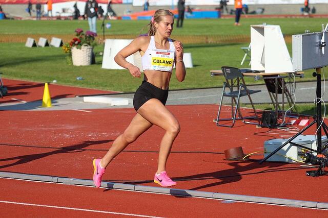 Malin Edland ble beste norske løper med 10. plass på 1500 meter under Trond Mohn Games. (Foto: Arne Dag Myking)