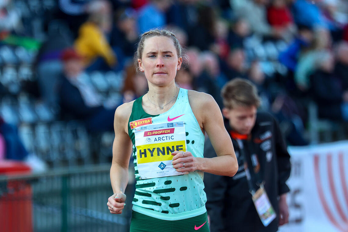 Hedda Hynne klar til start på sin 800 meter i Trond Mohn Games. (Alle foto: Arne Dag Myking)