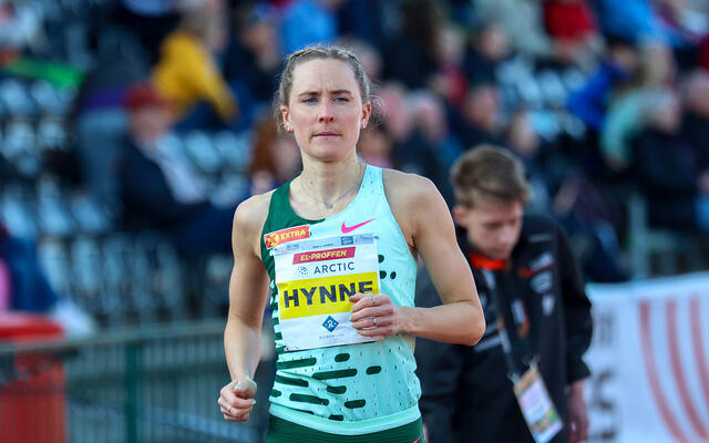 Hedda Hynne klar til start på sin 800 meter i Trond Mohn Games. (Alle foto: Arne Dag Myking)