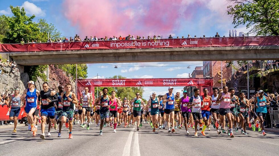 Starten har gått for årets Stockholm maraton. (Foto: Stockholm Marathon / creative commons license)
