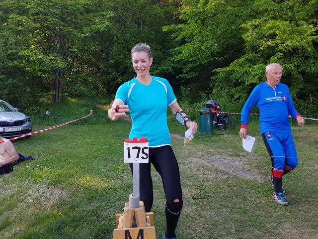 Vinner av D 4,5 km, Nikoline Ekeberg Schjerve-Norconsult, mot mål. (Foto: Stein Arne Negård)