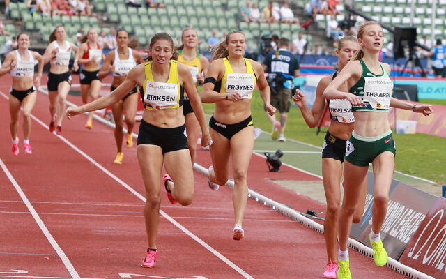 Sofia Thøgersen vinner foran Malin Hoelsveen og Josefine Tomine Eriksen. (Foto: Kjell Vigestad)
