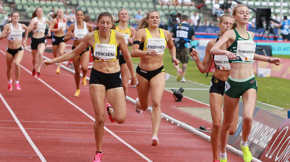 Sofia Thøgersen vinner foran Malin Hoelsveen og Josefine Tomine Eriksen. (Foto: Kjell Vigestad)