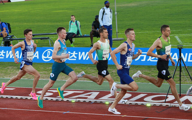 Vi ser Narve Gilje Nordås (nest lengst til venstre) og Andreas Almgren (til venstre) under Bislett Games i fjor. Nå stiller de på nytt i Diamond League-stevnet i Doha. (Foto: Kjell Vigestad)